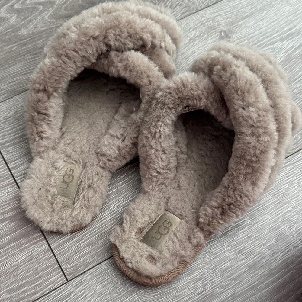 UGG Slippers - Picture 2 of 2